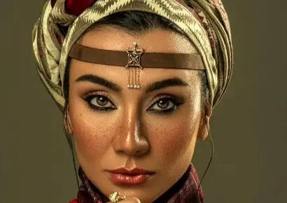 نگاهی به استایل «دهه شصتی» خاطره حاتمی در کنسرت محسن ابراهیم‌زاده / بازیگر معروف سریال «فقط به خاطر تو» با تیپی نوستالژیک غافلگیر کرد