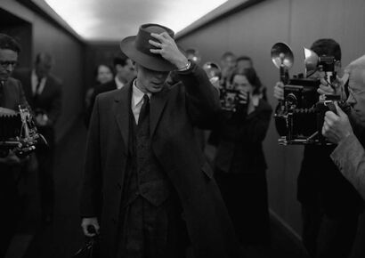 فیلم‌بازی| پدر بمب اتم میان شعله‌های آتش در پوستر فیلم Oppenheimer