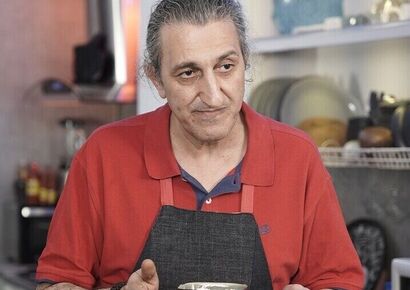 نگاهی به چیدمان منزل شاهانه و مجلل «یوسف صیادی»، کمدین محبوب/ از مبلمان سلطنتی و فرش اصیل ایرانی تا کابینت‌های سفید و تابلوی نقاشی آقای بازیگر