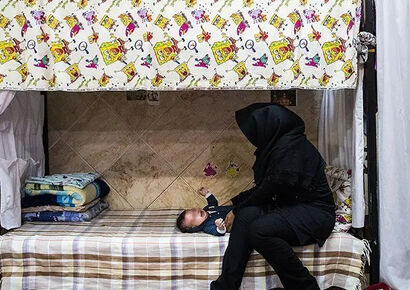 زن جوان به جرم آزار کودک، محکوم به حبس و پرداخت ۷۰۰ میلیون تومان دیه شد؛ جزئیات تکان‌دهنده از پشت میله‌های زندان