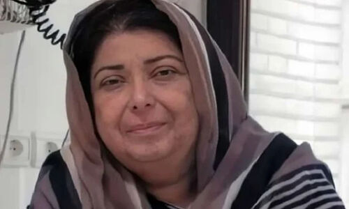 سفری به دهه ۷۰ با نادیا دلدار گلچین در 32 سالگی؛ چهره‌ای که شما را مات و مبهوت می‌کند!