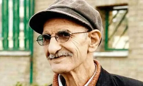 سفر به تهران 96 با احمد پورمخبر؛ لحظه‌ای نادر کنار دستفروش خیابانی