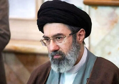 ماجرای مجتبی خامنه ای و کامیون پر از شمش طلا و حساب بانکی 1.5 پوندی اش در لندن /  مساحت خانه فرزند رهبری چند متر است ؟!