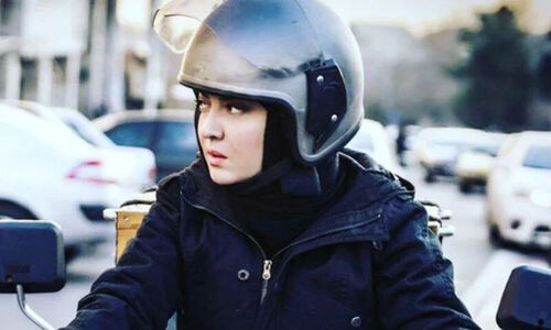 موتورسواری نیکی کریمی و حمیدرضا آذرنگ در خیابان های تهران