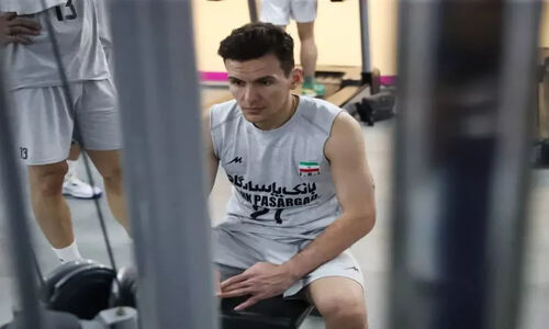 مجبورم امیرحسین اسفندیار را تحمل کنم!