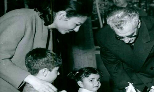 قاب تاریخ| سهل انگاری فرح محمدرضا پهلوی در بچه داری