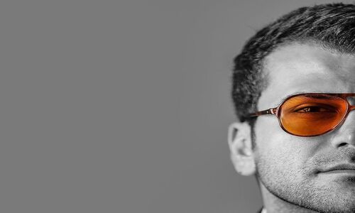 چرخی در تصاویر قدیمی اینستاگرام سلبریتی‌ها؛روزبه حصاری؛ شیک، خاص و جنتلمن+عکس