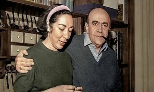 قاب تاریخ| ‌علت تصادف هولناک اتومبیل لوکس امیرعباس هویدا و عصاکش شدن او‌!