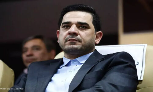 رئیس فدراسیون والیبال تافته جدا بافته شد (عکس)