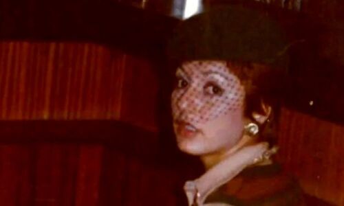 سفر در زمان| «گوگوش» با لباس هندی در ۹ سالگی؛ سال ۱۳۳۸